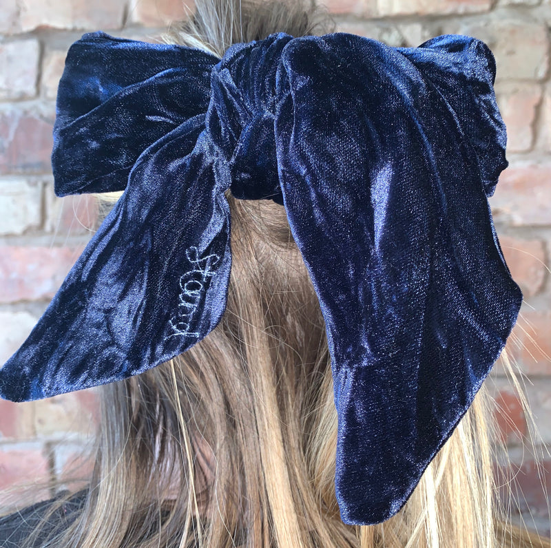 'Stand'- Hair Bow